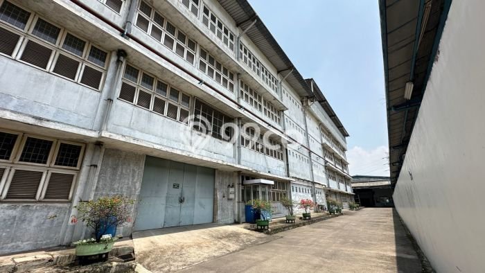 Gudang untuk Disewa di Pusat Bandung Luas Bangunan 31386m2 Gudang untuk Disewa di Pusat Bandung Luas Bangunan 31386m2