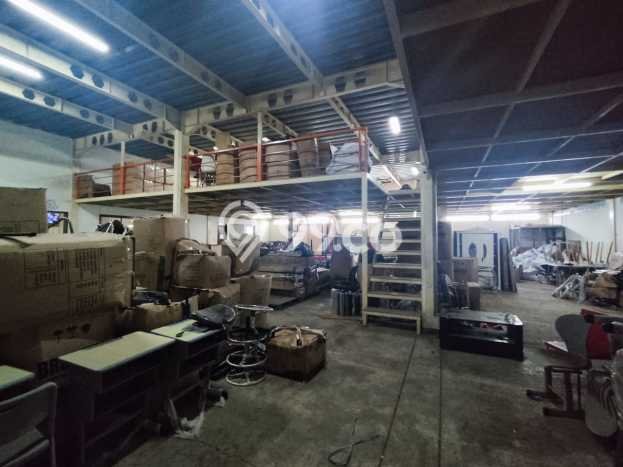 Rumah Elit LB 1000m2 Siap Pakai Desain Elegan di Caringin, Bandung Rumah Elit LB 1000m2 Siap Pakai Desain Elegan di Caringin, Bandung