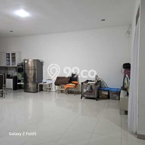 Rumah Asri area Taman Kopo Indah, Bandung, Luas 266m² Bangunan 210m² Rumah Asri area Taman Kopo Indah, Bandung, Luas 266m² Bangunan 210m²