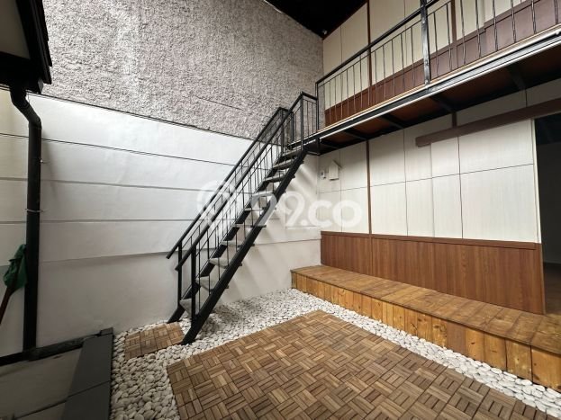 LIMITED OFFER! Rumah Berkualitas di , Luas 325m2m² Bangunan 275m2m² LIMITED OFFER! Rumah Berkualitas di , Luas 325m2m² Bangunan 275m2m²