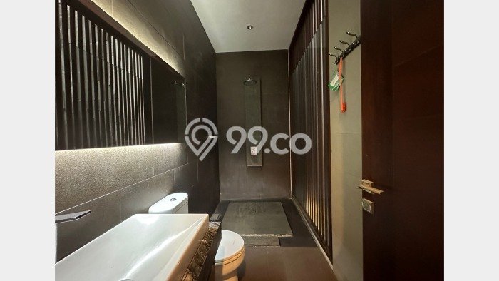 Hunian Elit LB 500m2 Siap Pakai Desain Elegan di Pasteur, Bandung Hunian Elit LB 500m2 Siap Pakai Desain Elegan di Pasteur, Bandung