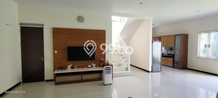 For Sale! Luxury House LT 405m2 Desain Elegan di Taman Holis Indah For Sale! Luxury House LT 405m2 Desain Elegan di Taman Holis Indah