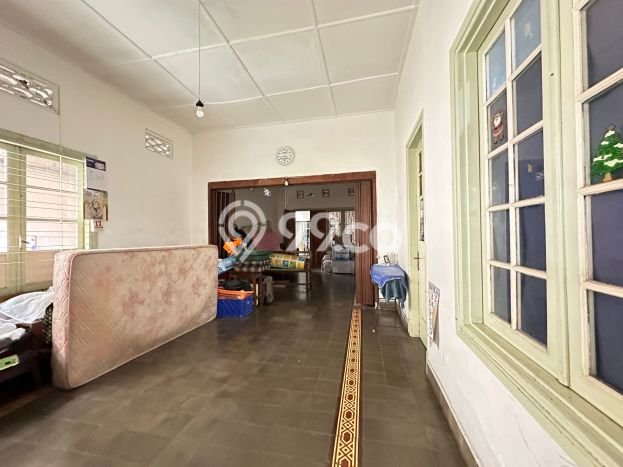 Rumah Elit LB 300m2 Siap Pakai Desain Elegan di Gatot Subroto, Bandung Rumah Elit LB 300m2 Siap Pakai Desain Elegan di Gatot Subroto, Bandung