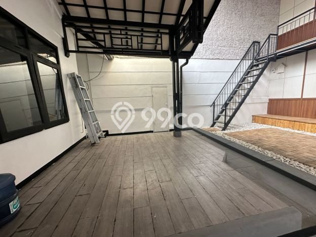 LIMITED OFFER! Rumah Berkualitas di , Luas 325m2m² Bangunan 275m2m² LIMITED OFFER! Rumah Berkualitas di , Luas 325m2m² Bangunan 275m2m²