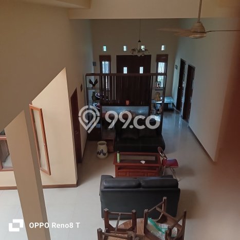 SIAP HUNI! Rumah Asri area Klojen, Luas 284m2m² Bangunan 200m2m² SIAP HUNI! Rumah Asri area Klojen, Luas 284m2m² Bangunan 200m2m²