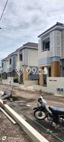 Hunian Impian Keluarga! Rumah 2 Lantai area Sukun, Malang, LT 64m2m² Bangunan 52m2m² Hunian Impian Keluarga! Rumah 2 Lantai area Sukun, Malang, LT 64m2m² Bangunan 52m2m²