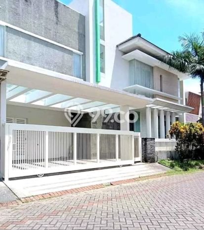 Jual Rumah Luas Elegan Dengan View Eksklusif di Permata Jingga, Malang Jual Rumah Luas Elegan Dengan View Eksklusif di Permata Jingga, Malang