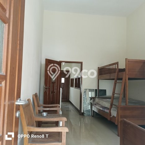SIAP HUNI! Rumah Asri area Klojen, Luas 284m2m² Bangunan 200m2m² SIAP HUNI! Rumah Asri area Klojen, Luas 284m2m² Bangunan 200m2m²