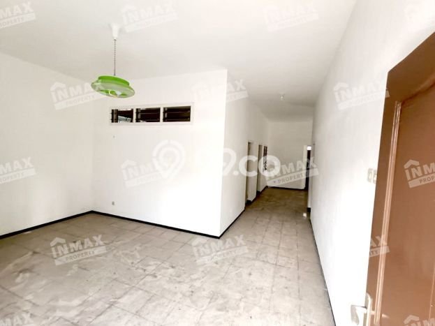 FEATURED! Rumah di Klojen, 5 KT, Lokasi Strategis, Luas 297m² Bangunan 200m² FEATURED! Rumah di Klojen, 5 KT, Lokasi Strategis, Luas 297m² Bangunan 200m²