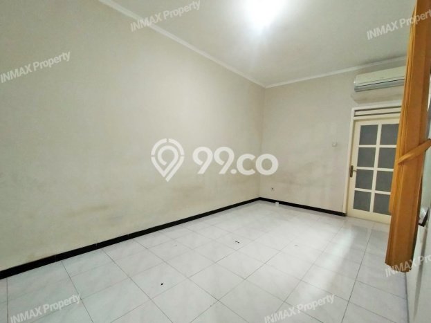 BEST PRICE! Rumah kawasan Kedung Baruk, Dekat Fasilitas, 3 KT, LT 160m² Bangunan 140m² BEST PRICE! Rumah kawasan Kedung Baruk, Dekat Fasilitas, 3 KT, LT 160m² Bangunan 140m²
