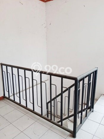 Rumah 17 KT 5 KM Pemandangan Kota di Tenggilis Mejoyo, Surabaya Rumah 17 KT 5 KM Pemandangan Kota di Tenggilis Mejoyo, Surabaya
