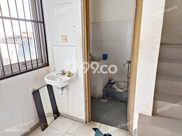 AREA KOMERSIAL! Ruko For Rent Kawasan Blimbing, Luas 360m², Jalan Strategis, Siap Bisnis AREA KOMERSIAL! Ruko For Rent Kawasan Blimbing, Luas 360m², Jalan Strategis, Siap Bisnis