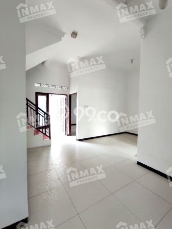 Rumah Asri di Malang Kota, 3 KM, Area Strategis, LT 123m² LB 180m² Rumah Asri di Malang Kota, 3 KM, Area Strategis, LT 123m² LB 180m²