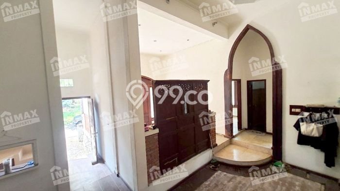 Rumah Siap Huni LT 210m² / LB 300m² di Lokasi Strategis Malang Kota, Malang Rumah Siap Huni LT 210m² / LB 300m² di Lokasi Strategis Malang Kota, Malang