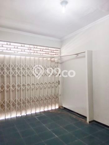 Rumah Bagus di Surabaya Kota, Surabaya, LT 240m² LB 180m² HARGA MENARIK! Rumah Bagus di Surabaya Kota, Surabaya, LT 240m² LB 180m² HARGA MENARIK!
