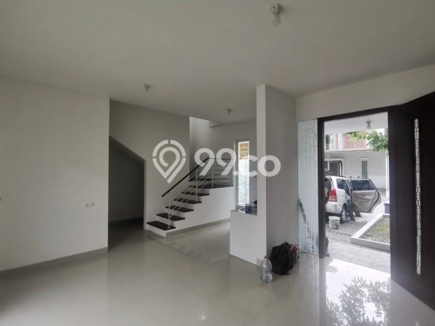 Lokasi strategis! Rumah siap pakai dikontrakkan di Wiyung LB 150m2 Lokasi strategis! Rumah siap pakai dikontrakkan di Wiyung LB 150m2