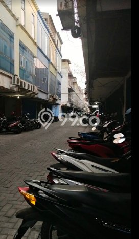 Ruko Dijual di Surabaya LT 60m2 & LB 180m2 Lokasi Terbaik! Ruko Dijual di Surabaya LT 60m2 & LB 180m2 Lokasi Terbaik!