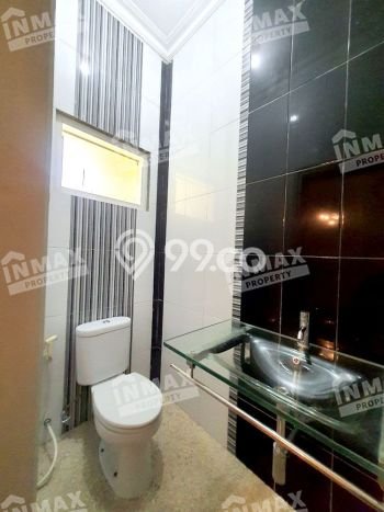 Rumah Strategis kawasan Malang Kota, 3 KT, Lingkungan Tenang, LT 240m² LB 200m² Rumah Strategis kawasan Malang Kota, 3 KT, Lingkungan Tenang, LT 240m² LB 200m²