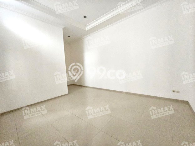 Rumah Asri area Dieng, 2 KM, Lingkungan Strategis, Luas 269m² LB 225m² Rumah Asri area Dieng, 2 KM, Lingkungan Strategis, Luas 269m² LB 225m²