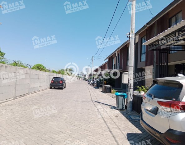 HARGA SPESIAL! Rumah Modern di Rungkut, Surabaya, Luas 70m2m² Bangunan 100m2m² NEGO! HARGA SPESIAL! Rumah Modern di Rungkut, Surabaya, Luas 70m2m² Bangunan 100m2m² NEGO!