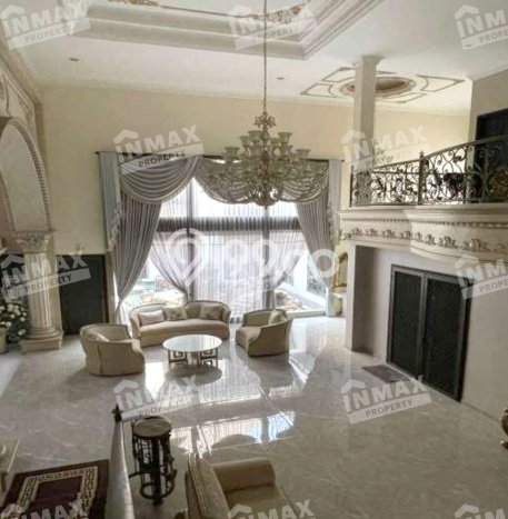 Rumah Mewah LB 250m2 Siap Huni Desain Elegan di Surabaya Kota, Surabaya Rumah Mewah LB 250m2 Siap Huni Desain Elegan di Surabaya Kota, Surabaya