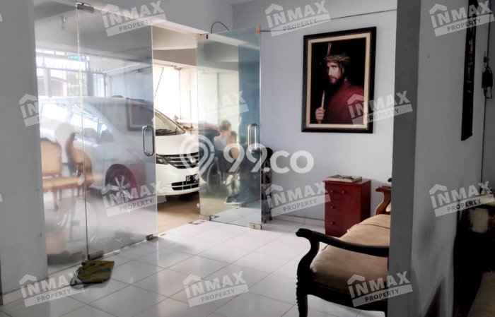 Dijual Cepat Rumah Bagus Siap Huni LB 300m2 di Blimbing, Malang Dijual Cepat Rumah Bagus Siap Huni LB 300m2 di Blimbing, Malang