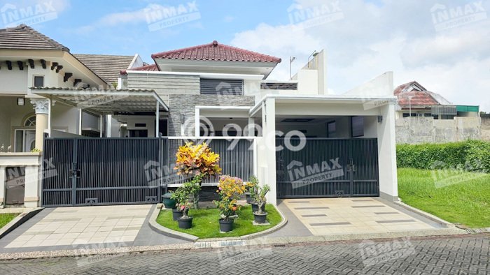 DIJUAL CEPAT! Rumah Premium area Araya, Malang, Luas 210m² LB 185m² Bisa Nego! DIJUAL CEPAT! Rumah Premium area Araya, Malang, Luas 210m² LB 185m² Bisa Nego!