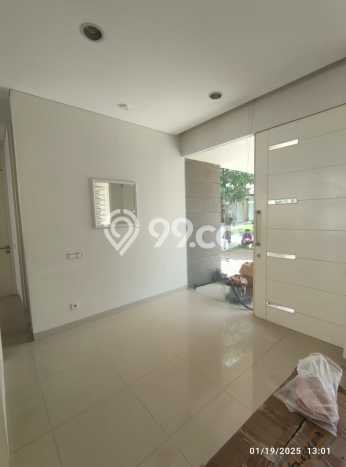 For Sale! Luxury House LT 180m2 Desain Modern di Pakuwon For Sale! Luxury House LT 180m2 Desain Modern di Pakuwon