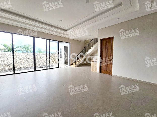 HUNIAN PREMIUM! Rumah di , 1 KM, Area Berkembang, Luas 376m2m² Bangunan 120m2m² HUNIAN PREMIUM! Rumah di , 1 KM, Area Berkembang, Luas 376m2m² Bangunan 120m2m²