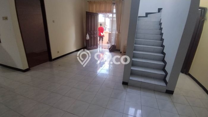 LOKASI PREMIUM! Rumah Strategis area Citraland, LT 128m² Bangunan 180m² LOKASI PREMIUM! Rumah Strategis area Citraland, LT 128m² Bangunan 180m²