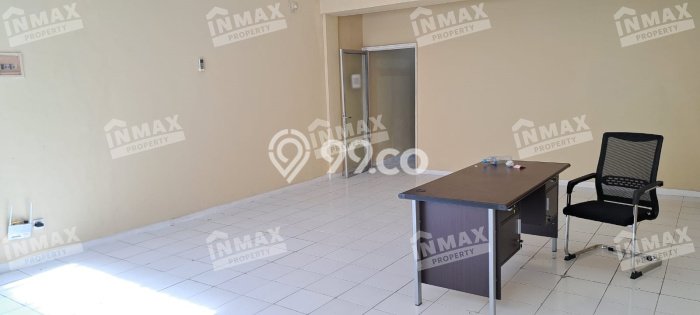 Ruko Dijual di Surabaya LT 60m2 & LB 180m2 Lokasi Terbaik! Ruko Dijual di Surabaya LT 60m2 & LB 180m2 Lokasi Terbaik!