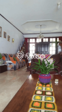 Siap Huni Hunian Elit 7 Kamar di Ciracas Dekat ke Mana Saja Siap Huni Hunian Elit 7 Kamar di Ciracas Dekat ke Mana Saja