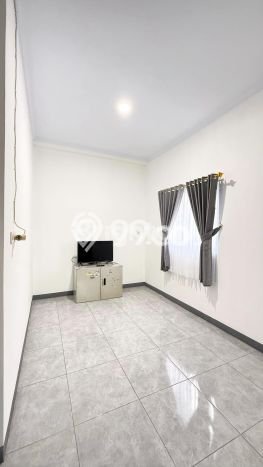 For Sale Rumah 5 Kamar Lokasi Ideal Nyaman dan Strategis di Ciracas For Sale Rumah 5 Kamar Lokasi Ideal Nyaman dan Strategis di Ciracas