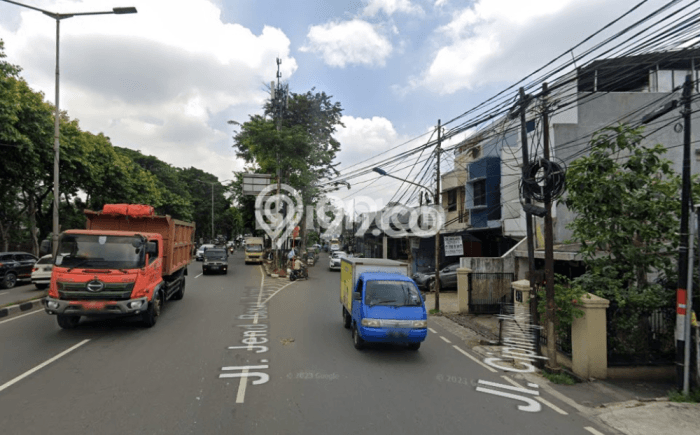 Ruko Dijual di Prime Area Jakarta Timur Luas 120m2 Ruko Dijual di Prime Area Jakarta Timur Luas 120m2