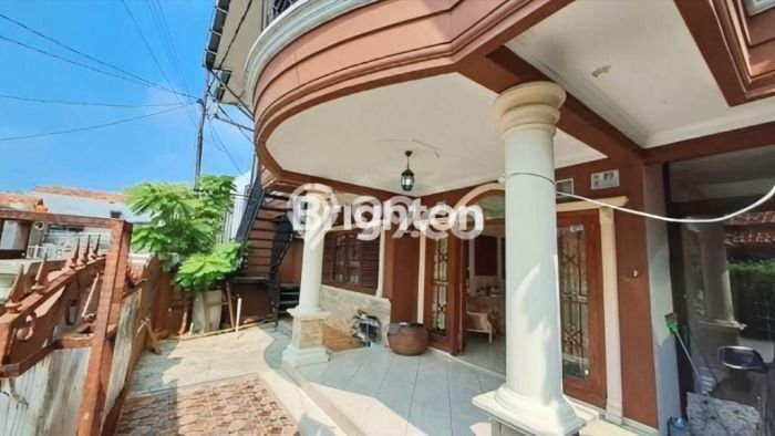 Rumah Elit Modern Tanpa Renovasi di Jatiwaringin Jakarta Timur Rumah Elit Modern Tanpa Renovasi di Jatiwaringin Jakarta Timur