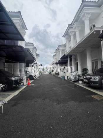 Rumah Strategis Minimalis Lb 110m2 di Ciracas, Jakarta Timur Rumah Strategis Minimalis Lb 110m2 di Ciracas, Jakarta Timur