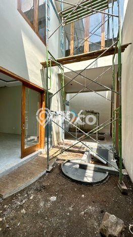 Rumah Elit Modern Siap Huni di Araya Malang Rumah Elit Modern Siap Huni di Araya Malang