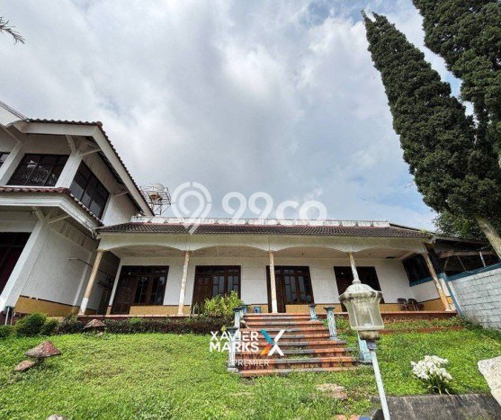 Vila di Batu, Luas 1480m2m², Akses ke transportasi publik Vila di Batu, Luas 1480m2m², Akses ke transportasi publik