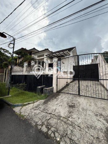 Ready to Use! Premium House LT 378m2 Desain Modern di Dieng Ready to Use! Premium House LT 378m2 Desain Modern di Dieng