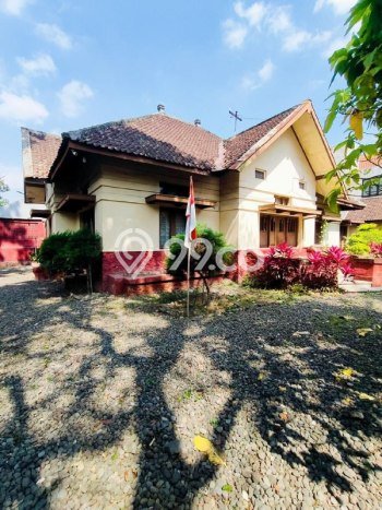 Lokasi strategis! Rumah siap pakai dikontrakkan di Klojen LB 289m2 Lokasi strategis! Rumah siap pakai dikontrakkan di Klojen LB 289m2