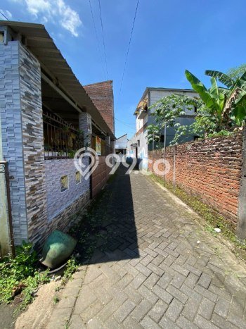 Rumah Luas Asri 3 KT Siap Pakai di Sawojajar Malang Rumah Luas Asri 3 KT Siap Pakai di Sawojajar Malang