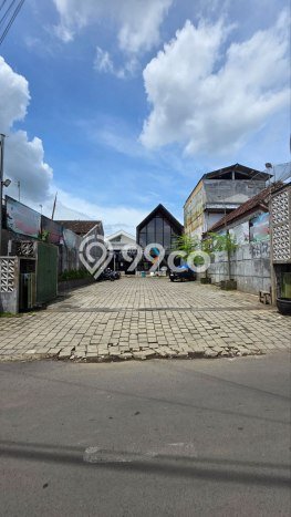 Komersial Dijual di Kepanjen LT 884m2, LB 700m2 Solusi Investasi Cerdas Komersial Dijual di Kepanjen LT 884m2, LB 700m2 Solusi Investasi Cerdas