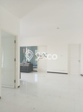 Hunian Mewah LB 350m2 Siap Pakai Desain Elegan di Dieng, Malang Hunian Mewah LB 350m2 Siap Pakai Desain Elegan di Dieng, Malang