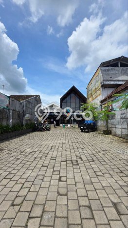 Komersial Dijual di Kepanjen Malang dengan Luas Bangunan 700m2 Komersial Dijual di Kepanjen Malang dengan Luas Bangunan 700m2