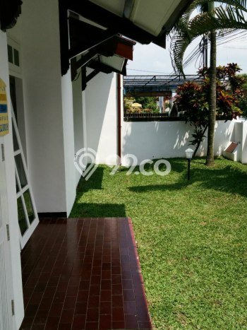 Rumah Sewa Malang LT 300m2 LB 200m2 Area Araya Rumah Sewa Malang LT 300m2 LB 200m2 Area Araya
