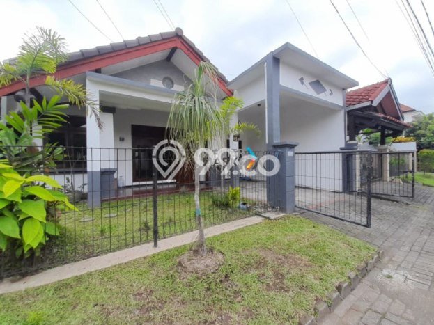 Rumah Minimalis 4 Kamar LT 200m2 di Araya Rumah Minimalis 4 Kamar LT 200m2 di Araya