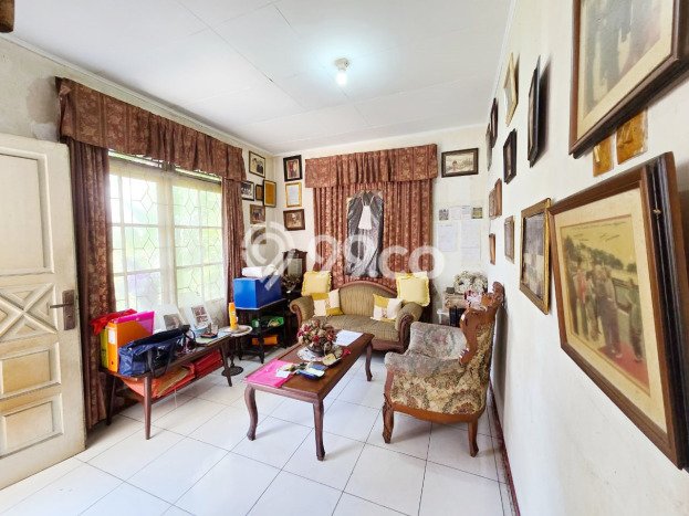 For Sale Hunian Rumah Nyaman 3 KT di Bintaro, Tangerang Selatan For Sale Hunian Rumah Nyaman 3 KT di Bintaro, Tangerang Selatan