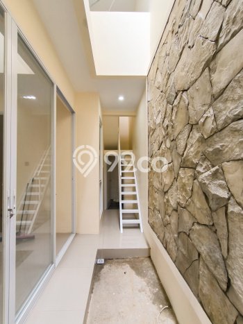 Rumah Luas Asri 3 KT Siap Pakai di Bintaro Tangerang Selatan Rumah Luas Asri 3 KT Siap Pakai di Bintaro Tangerang Selatan