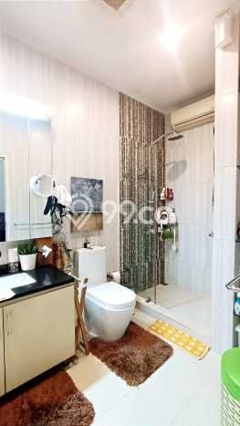 Hunian Mewah LB 200m2 Siap Pakai Desain Elegan di Bintaro, Tangerang Selatan Hunian Mewah LB 200m2 Siap Pakai Desain Elegan di Bintaro, Tangerang Selatan