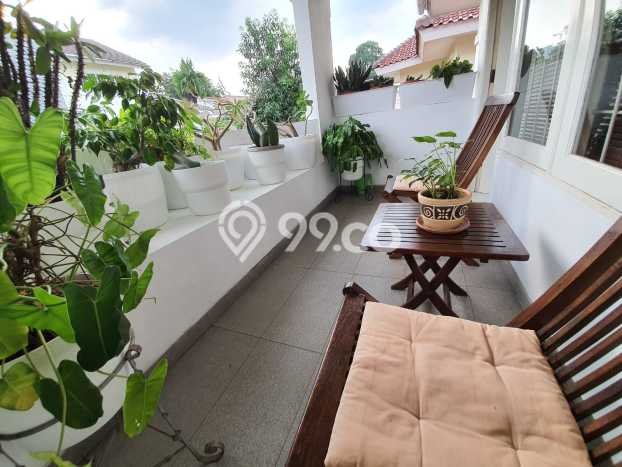 Hunian Mewah LB 200m2 Siap Pakai Desain Elegan di Bintaro, Tangerang Selatan Hunian Mewah LB 200m2 Siap Pakai Desain Elegan di Bintaro, Tangerang Selatan